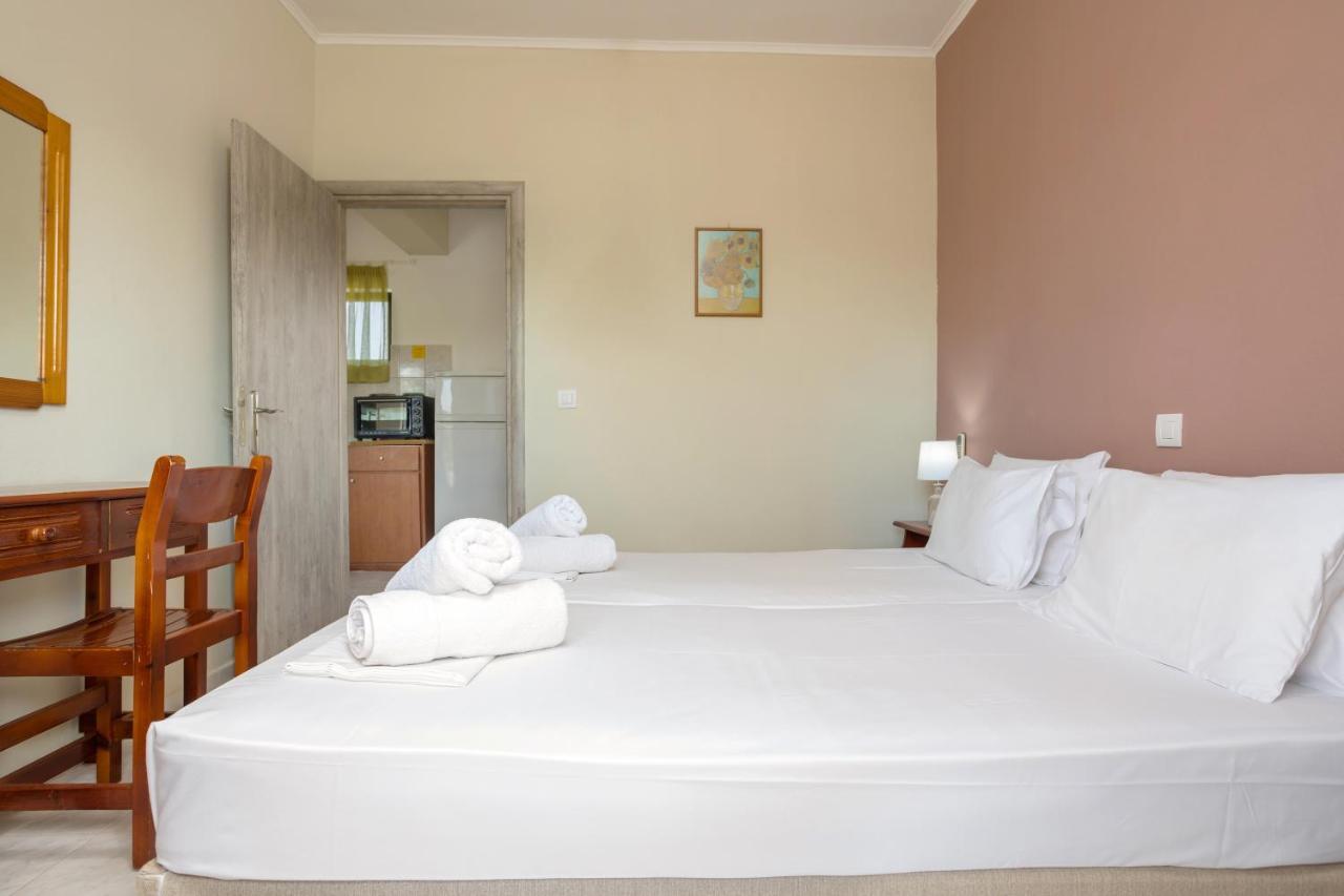 Eleni Studios & Apartments Alykes  Ngoại thất bức ảnh