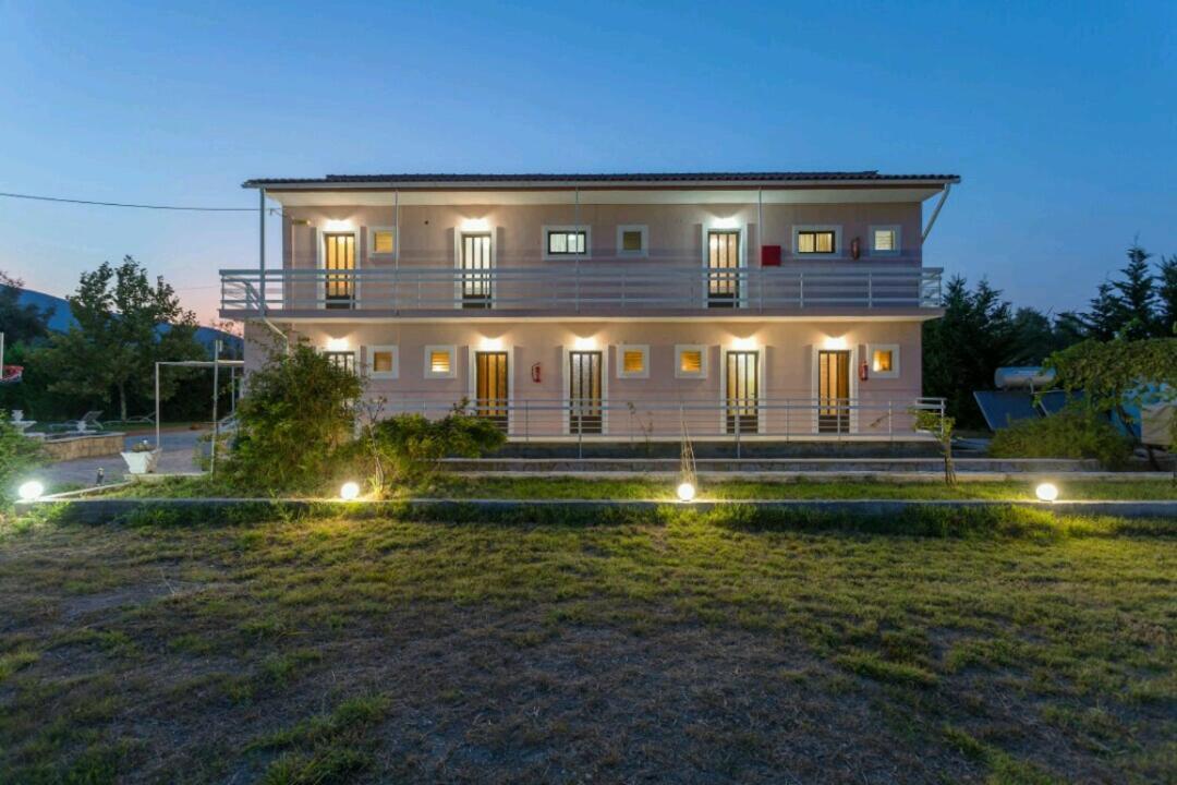 Eleni Studios & Apartments Alykes  Ngoại thất bức ảnh