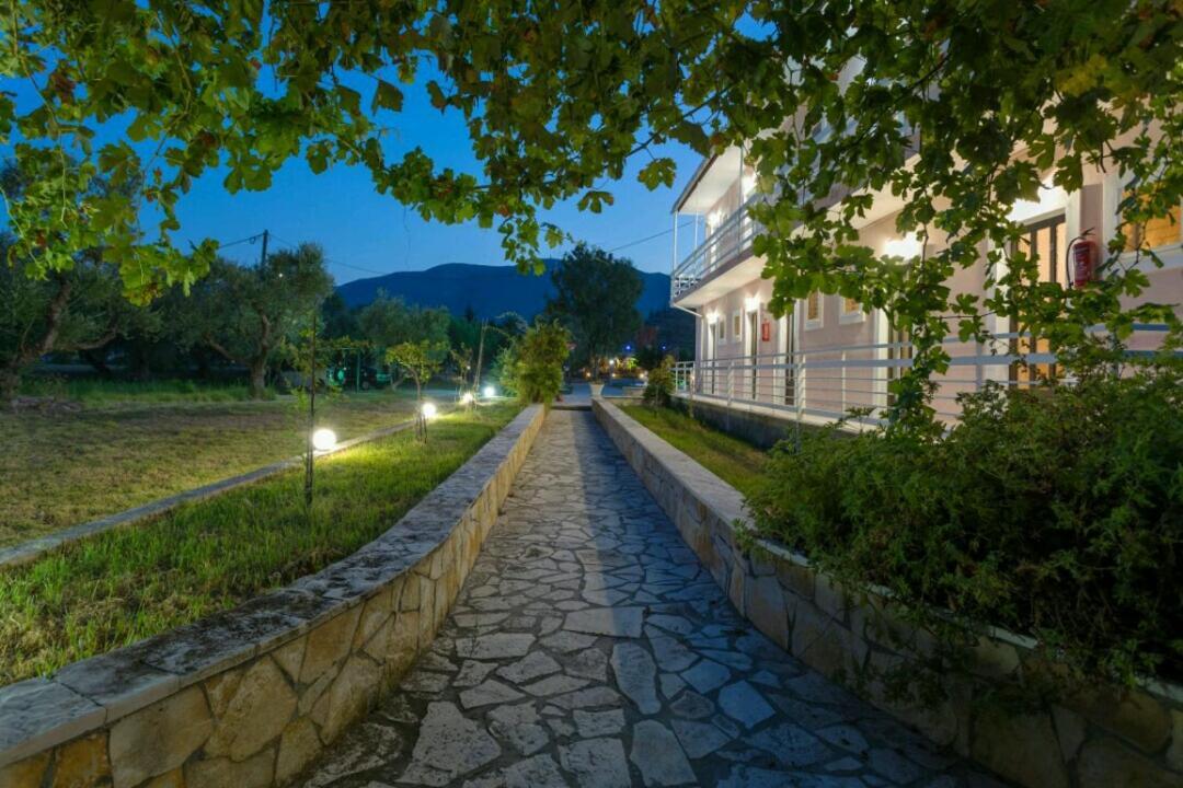 Eleni Studios & Apartments Alykes  Ngoại thất bức ảnh